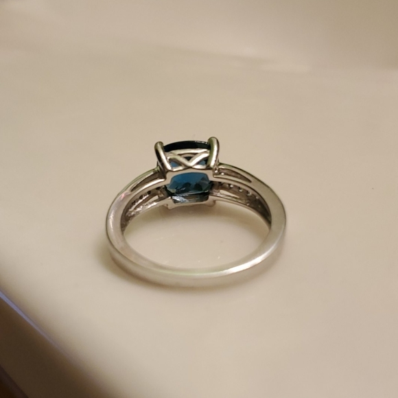 Ring - Picture 4 of 5